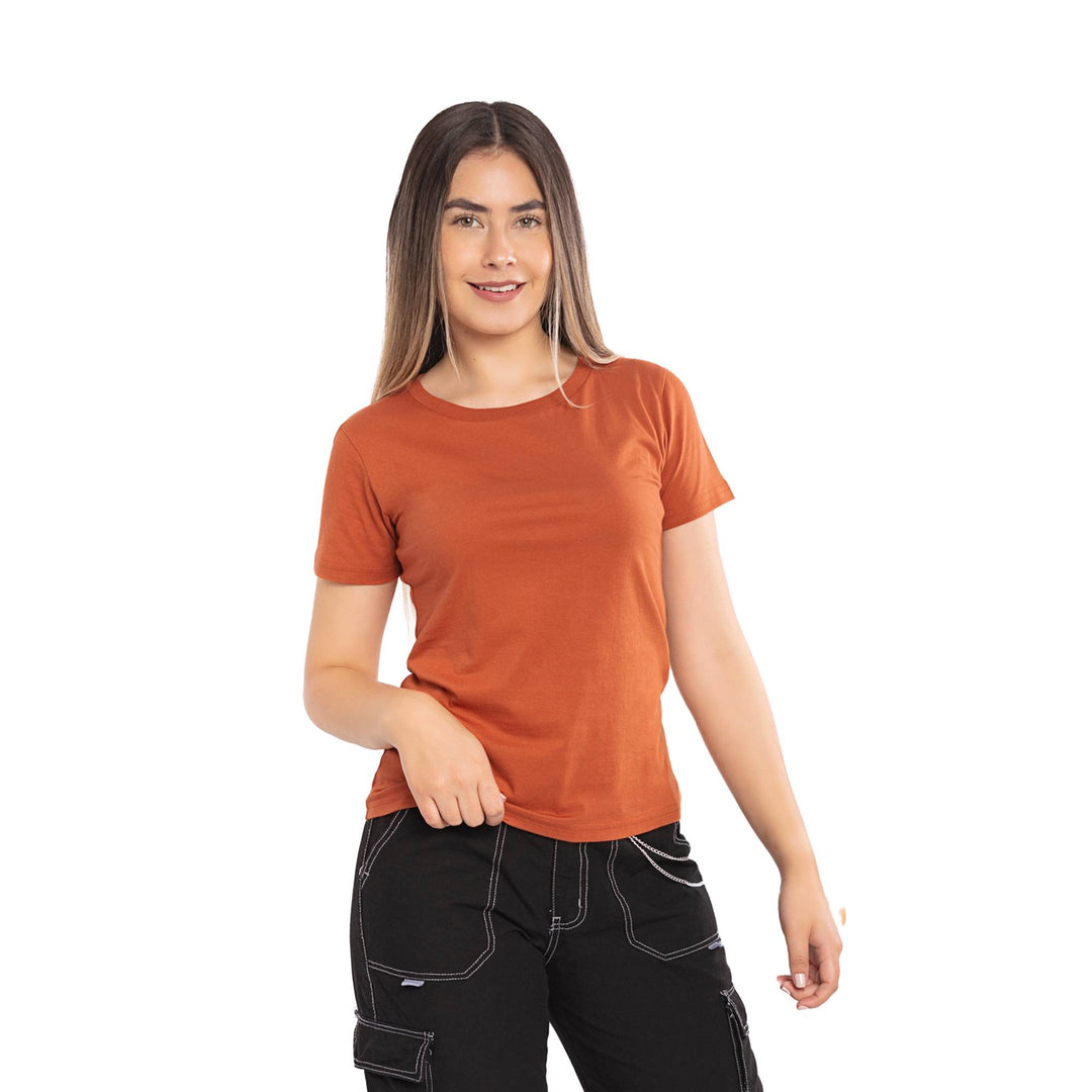 Dama con polo manga corta color ocre